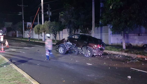 Esta madrugada un motociclista falleció tras impactar contra un vehículo en el bulevar del Ejército Esta madrugada un motociclista falleció tras impactar contra un vehículo en el bulevar del Ejército