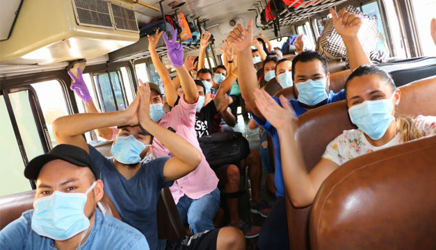 Al menos 50 personas finalizan cuarentena en San Salvador y regresan a sus casas